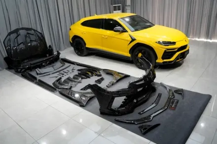 Широкий обвес из кованого карбона для Lamborghini Urus 2017+ Ламборгини Урус