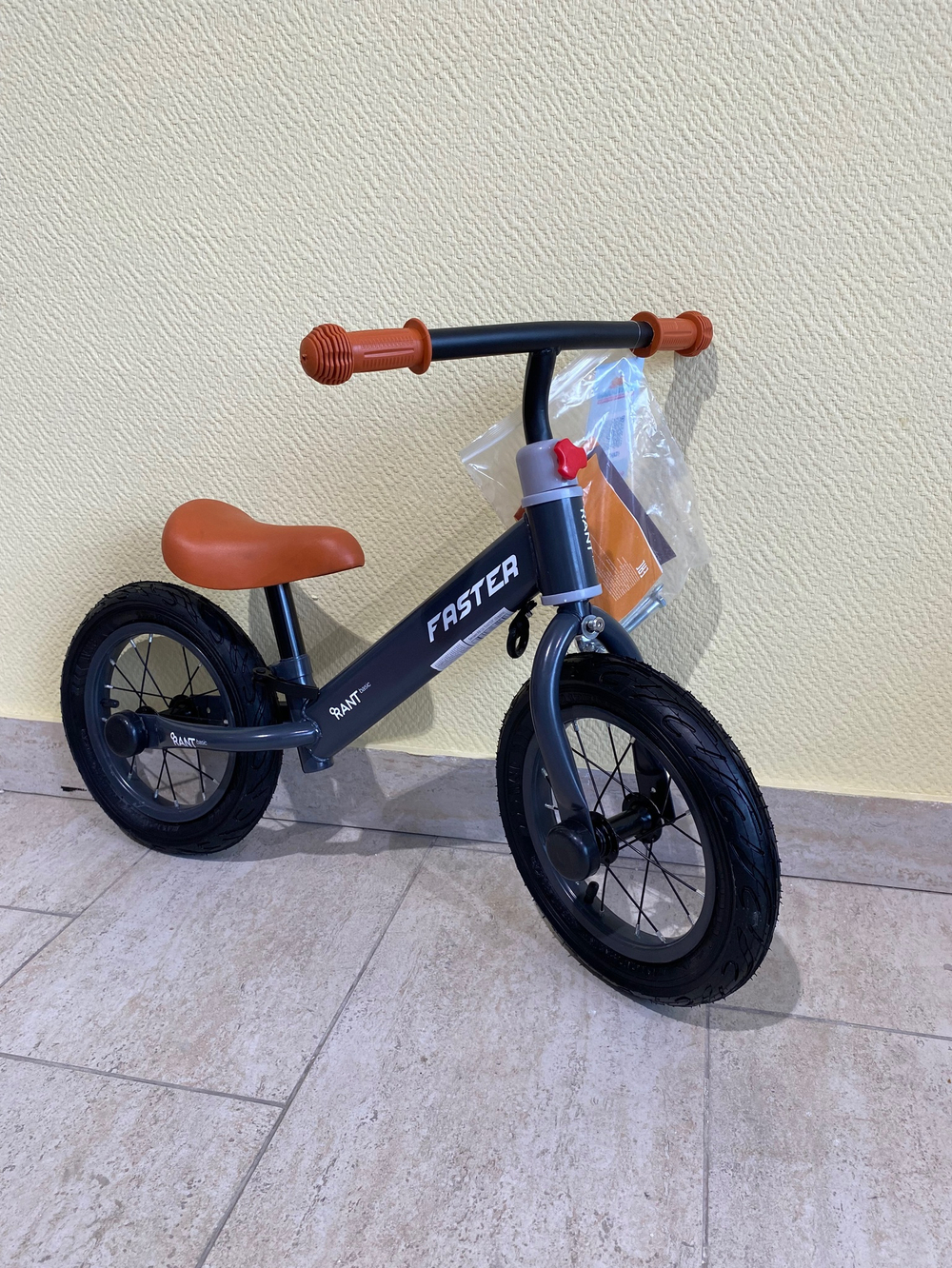 Беговел RB125 "FASTER" (Graphite)