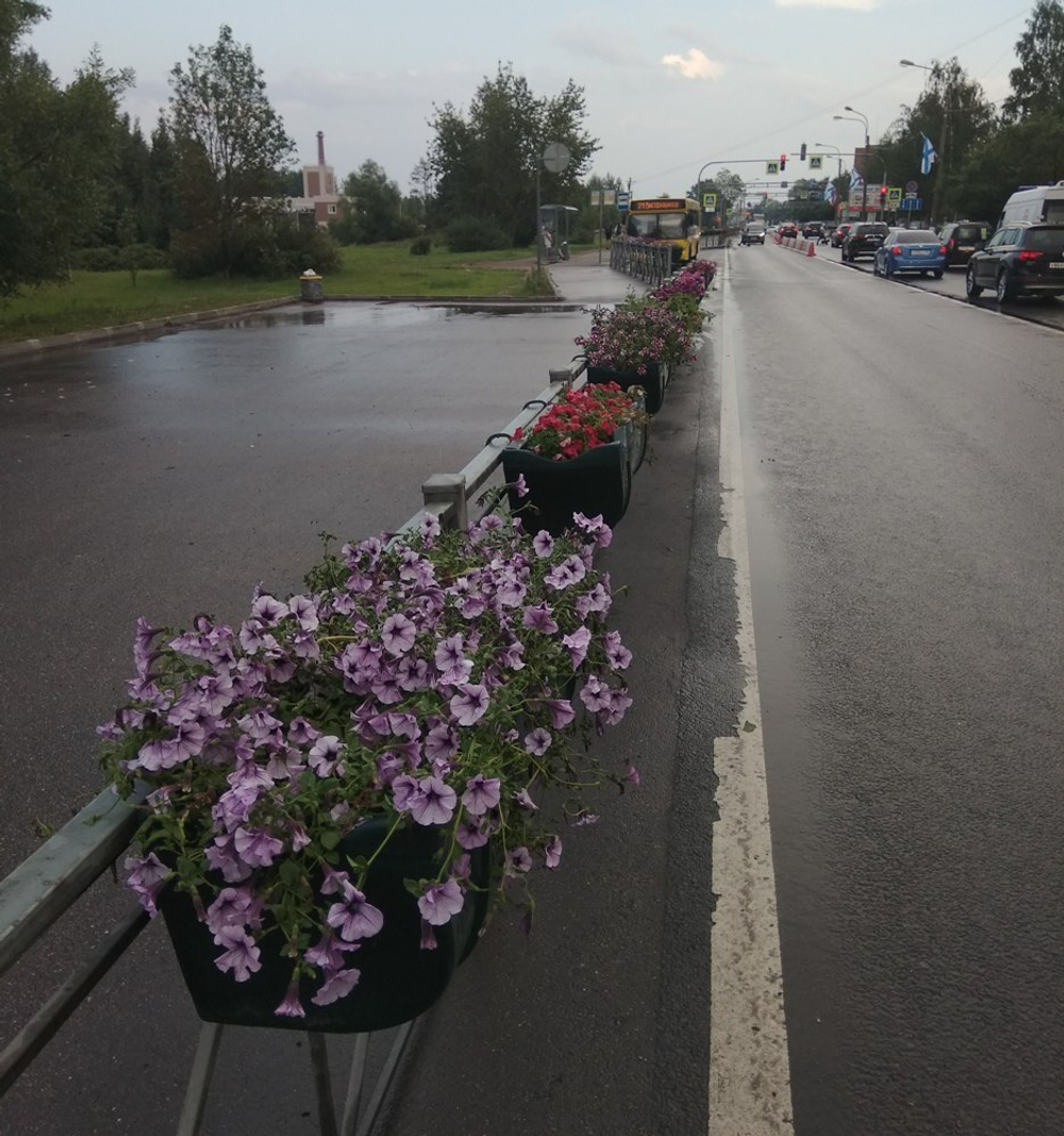 Цветочница для ограждений Лавина-1