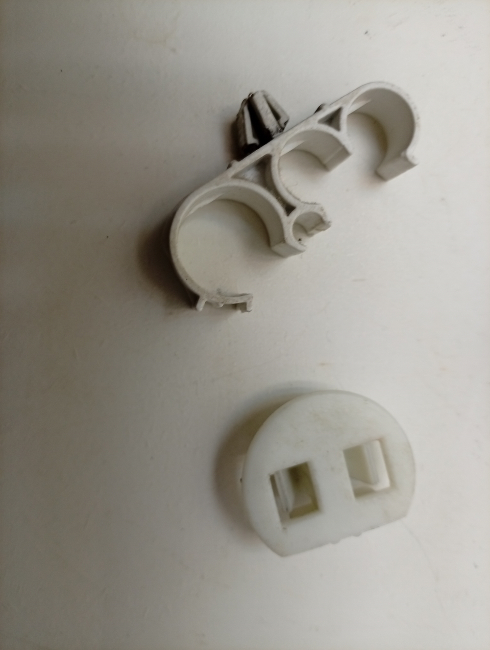 WLF24271CE/02 кт31 Пластиковый крепеж, защёлки и заглушки для стиральной машины Bosch б/у