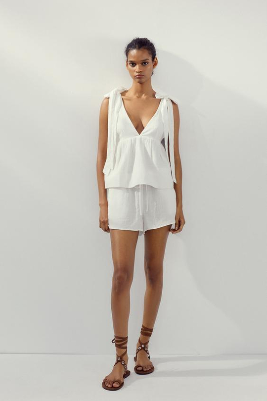 ZARA МИНИ-ШОРТЫ С ЗАВЯЗКАМИ, ЖЕЛТОВАТО-БЕЛЫЙ