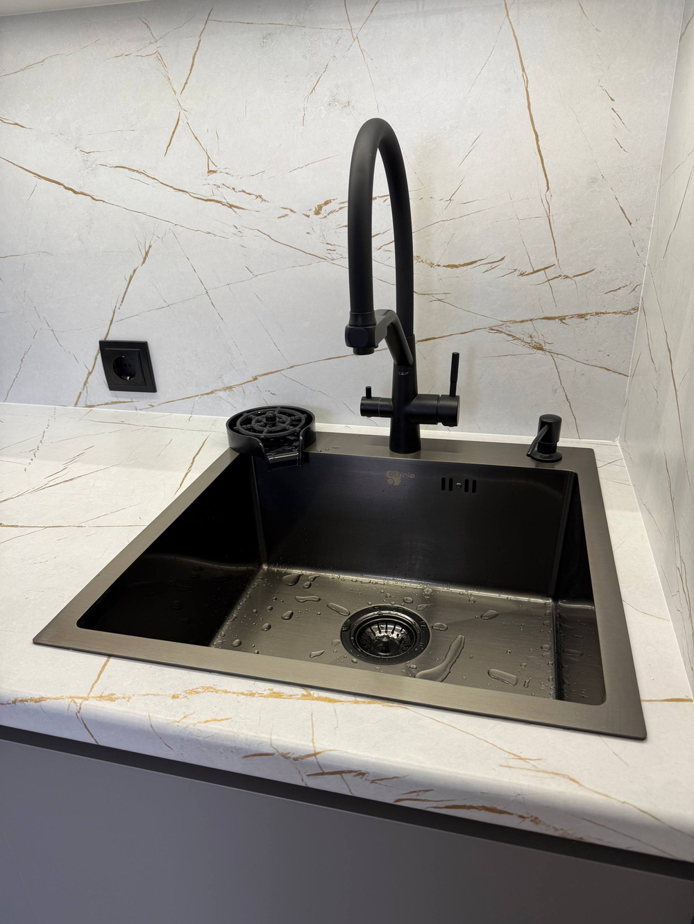 МОДУЛЬНАЯ КУХНЯ Аттика Gola Plastic АКРИЛИТ( АТТИКА ГОЛА )В НАЛИЧИИ ПО ВАШИМ РАЗМЕРАМ