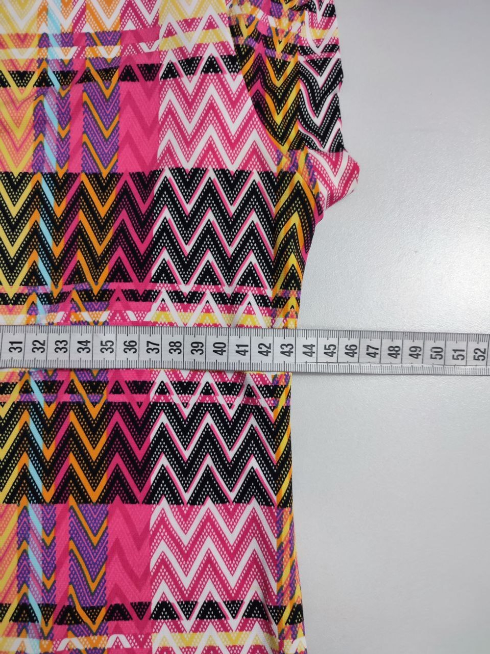 Футболка разноцветная 46-48 размер