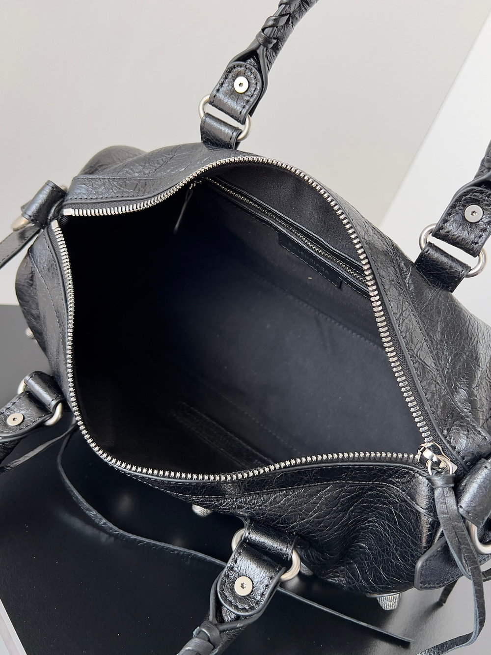 Balenciaga Le Cagole Duffle Bag 30 cm