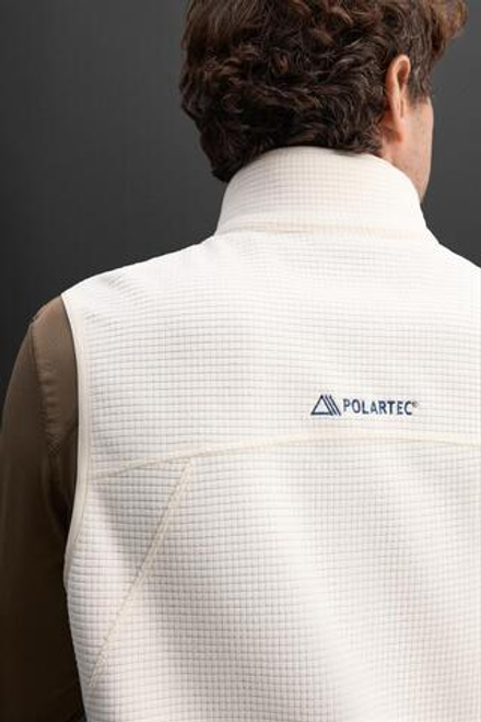 ZARA ЖИЛЕТ ИЗ РЕЛЬЕФНОЙ ТКАНИ POLARTEC ©, ЖЕЛТОВАТО-БЕЛЫЙ