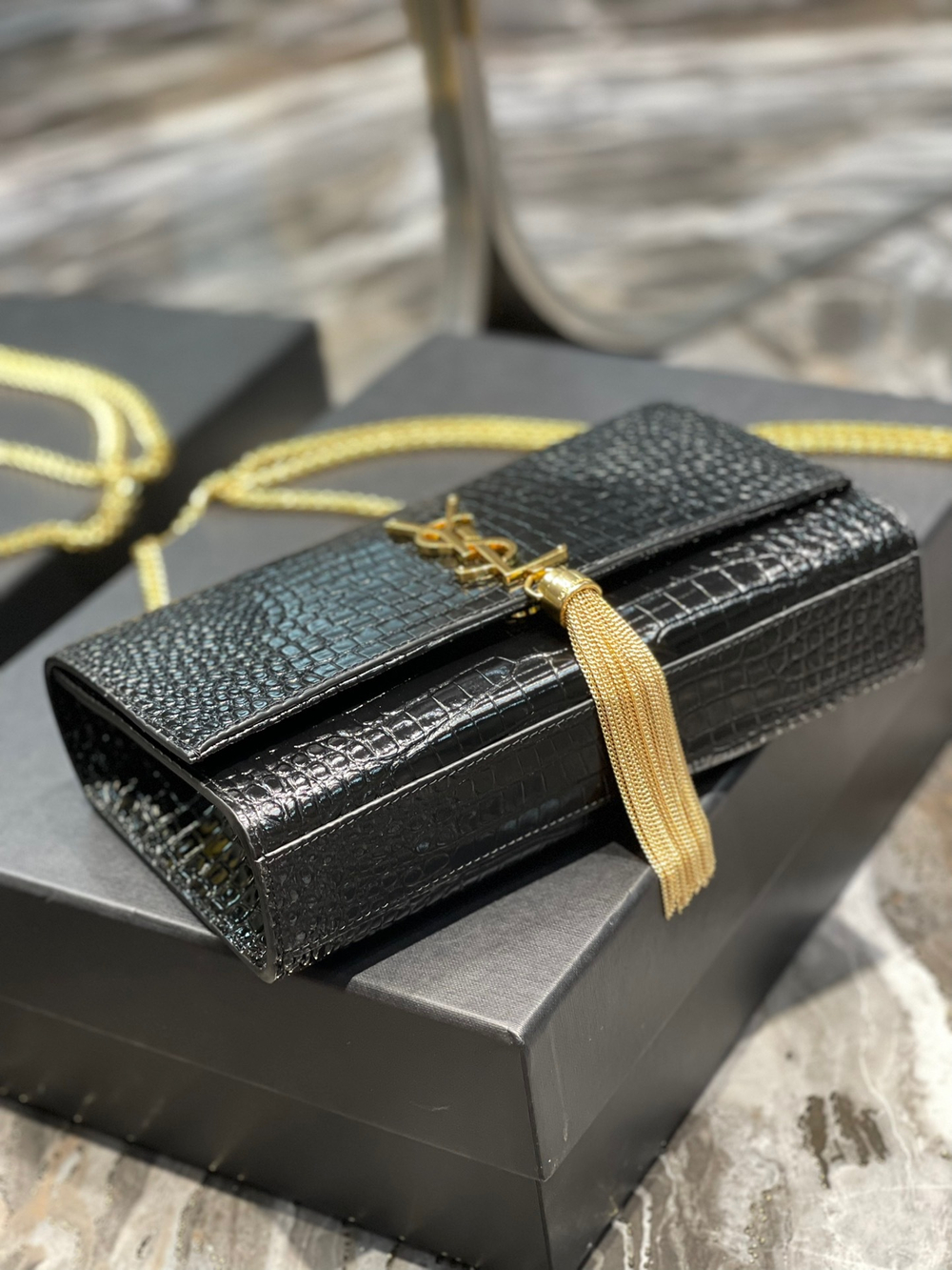 Saint Laurent Kate Medium Bag 24 cm