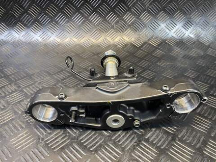 Траверса нижняя Yamaha Stratoliner XV1900 VP23