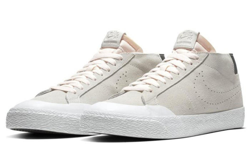 Nike Blazer Sb Zoom Blazer Chukka Xt Hyper Sneakers