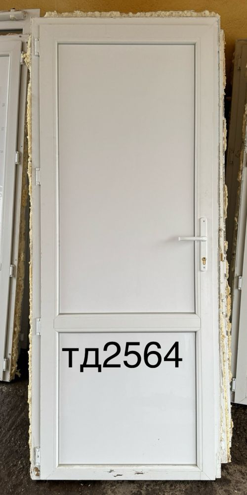 Дверь Пластиковая Б/У Входная 208(в) х 86(ш)