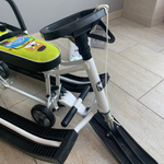 Снегокат 507 высокий SNOWKAT TWINS BABY Wheel для двоих, с 2 склад спинк. П-обр толкат. колёса Мишка
