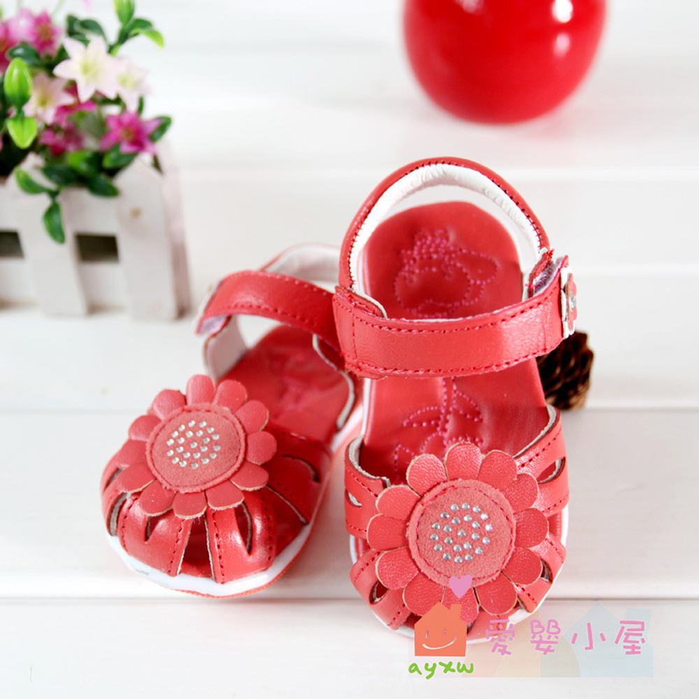 Сандалии детские с аппликацией цветка или Hello Kitty