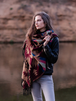 Палантин теплый с орнаментом Навахо