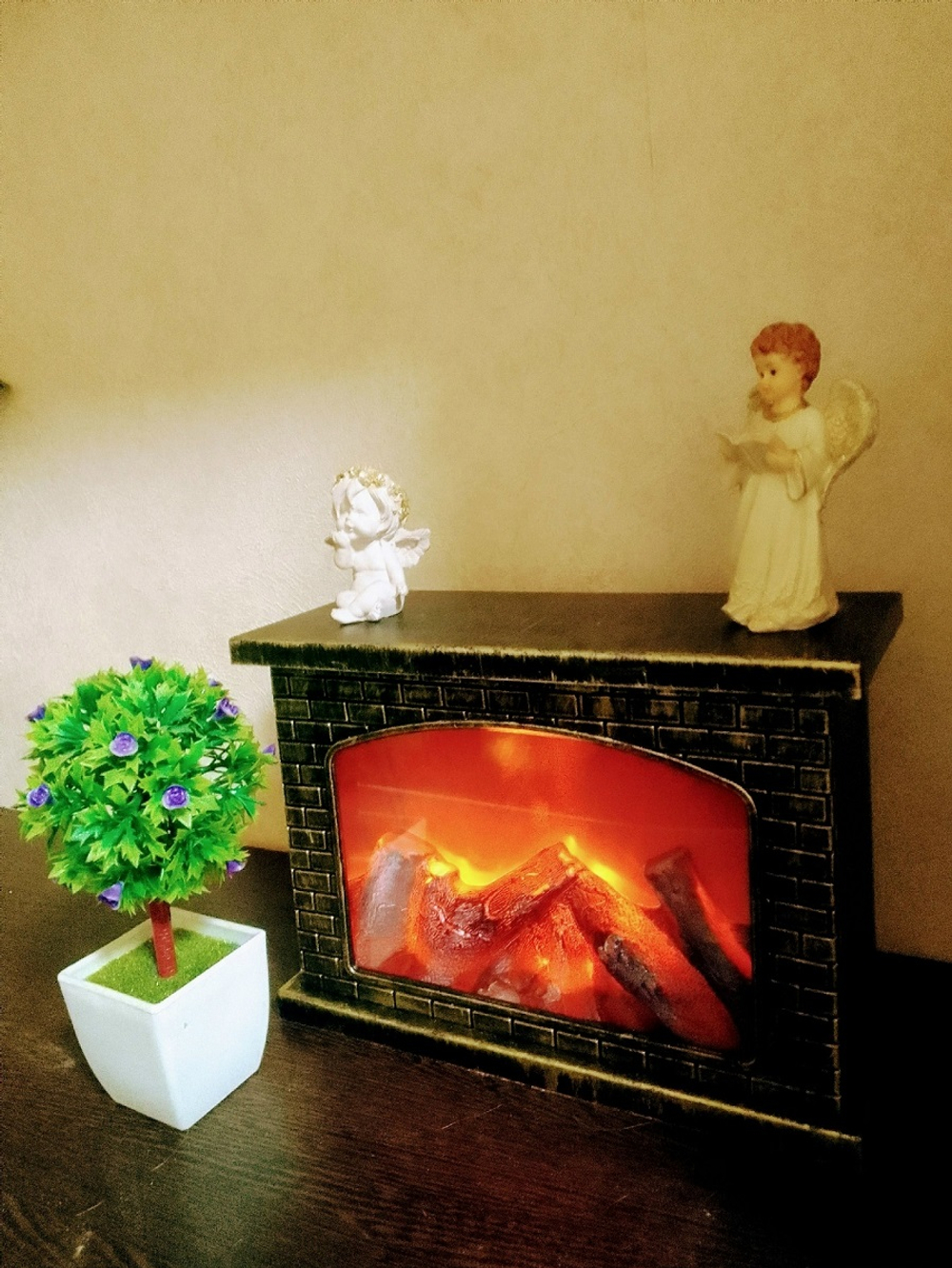 Светодиодный декоративный камин с эффектом живого огня 28х20х12 см, патина золотая бронза