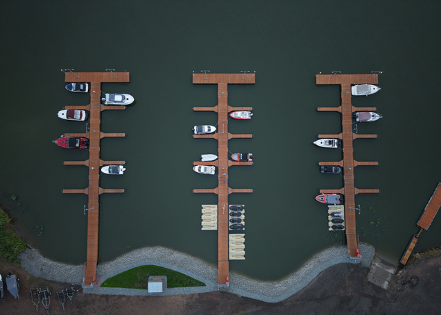 <span class="se__zagolovokbeliy38">В годовой абонемент хранения плав. средства на воде входит&nbsp;</span>