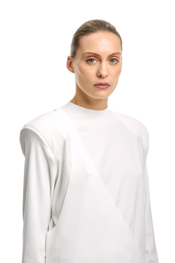 Лонгслив с бельевой деталью молочный