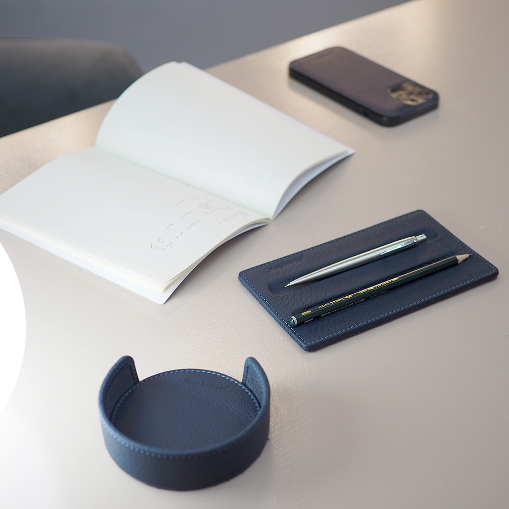 Подставка под подстаканники из натуральной кожи теленка, синего цвета