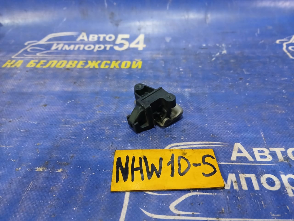 Бардачок пассажирский TOYOTA PRIUS 1998