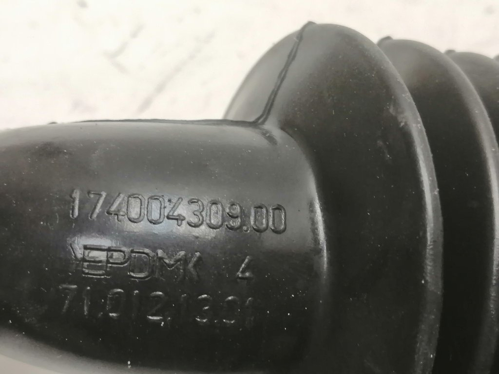IWSB5105 кт99 Сливной патрубок для стиральной машины Indesit 174004309 б/у