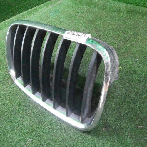 Решетка радиатора правая BMW X5 E70 (2006-2013)