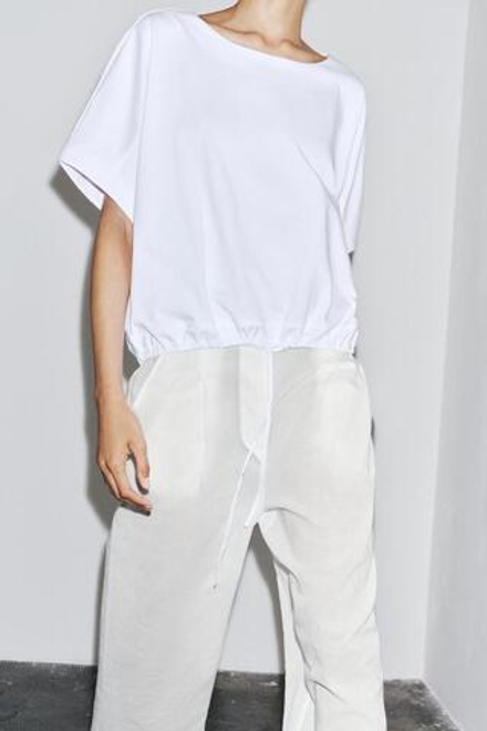 ZARA ХЛОПКОВАЯ ФУТБОЛКА СО СБОРКАМИ, БЕЛЫЙ
