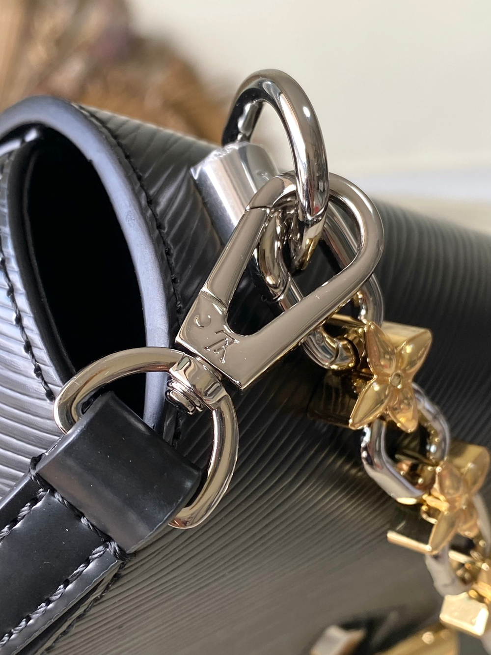 Louis Vuitton Twist MM
