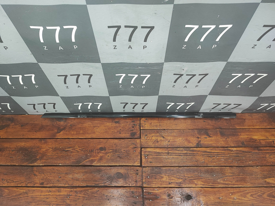 Молдинг стекла переднего левого CLS (C257) 17-нв Б/У Оригинал A2577250900