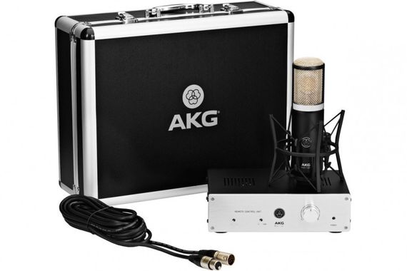 AKG P820