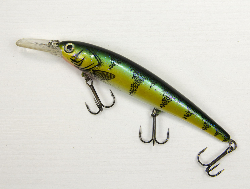 Shallow Walleye Bandit 12 см., цвет 028