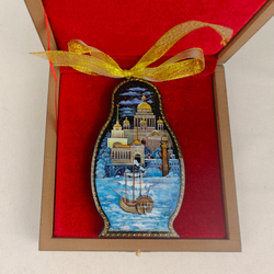 Сувенир Матрешка "Санкт-Петербург" с росписью Палех в подарочном футляре