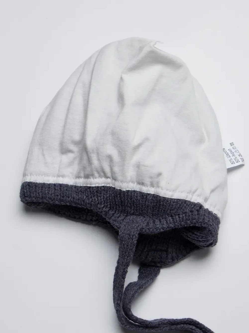 Шапка детская на завязках на осень