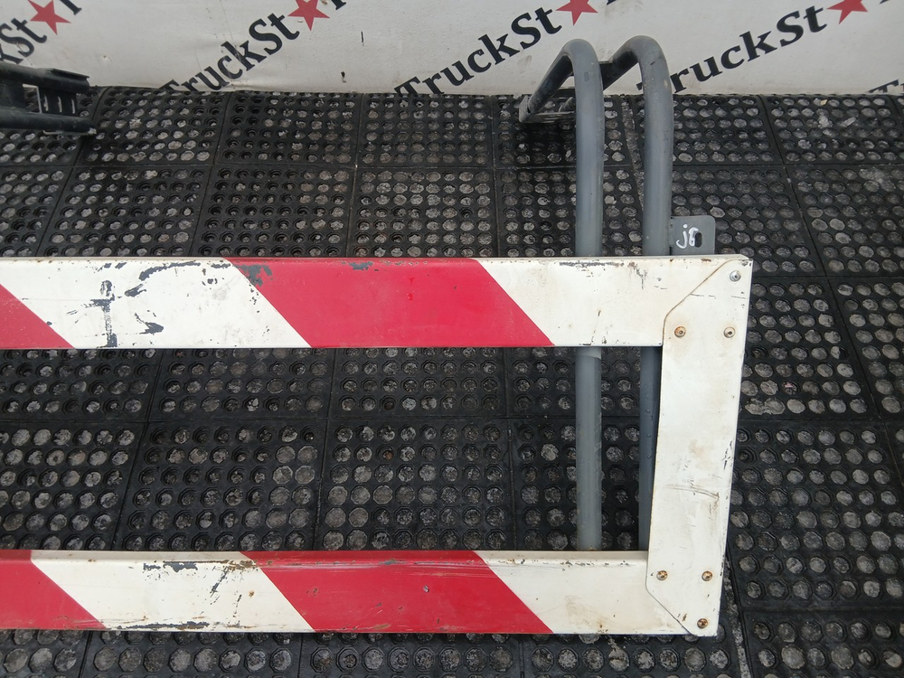 Боковая защита левая