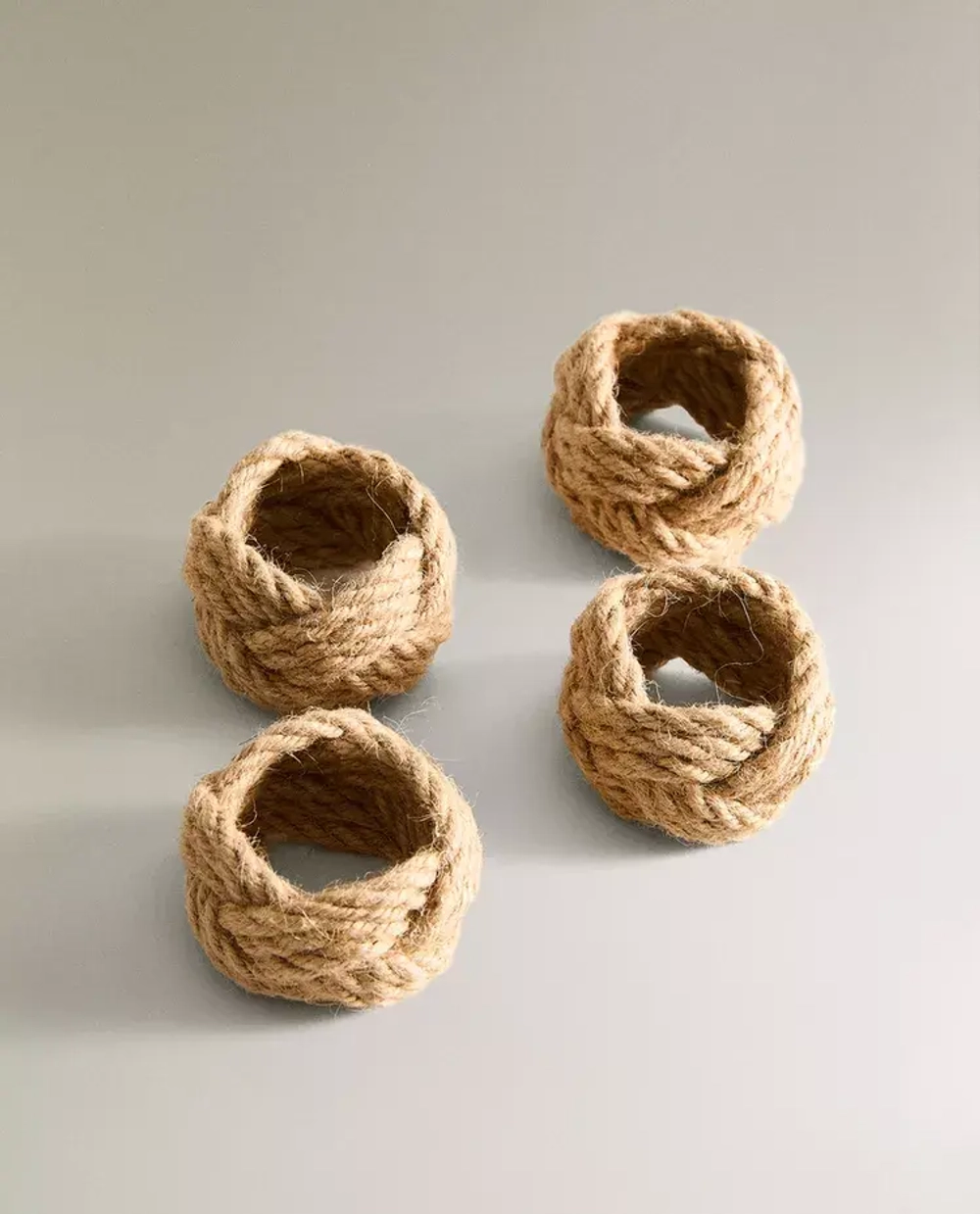 ZARA HOME КРУГЛЫЕ КОЛЬЦА ДЛЯ САЛФЕТОК (НАБОР ИЗ 4 ШТ.), СВЕТЛО-БЕЖЕВЫЙ