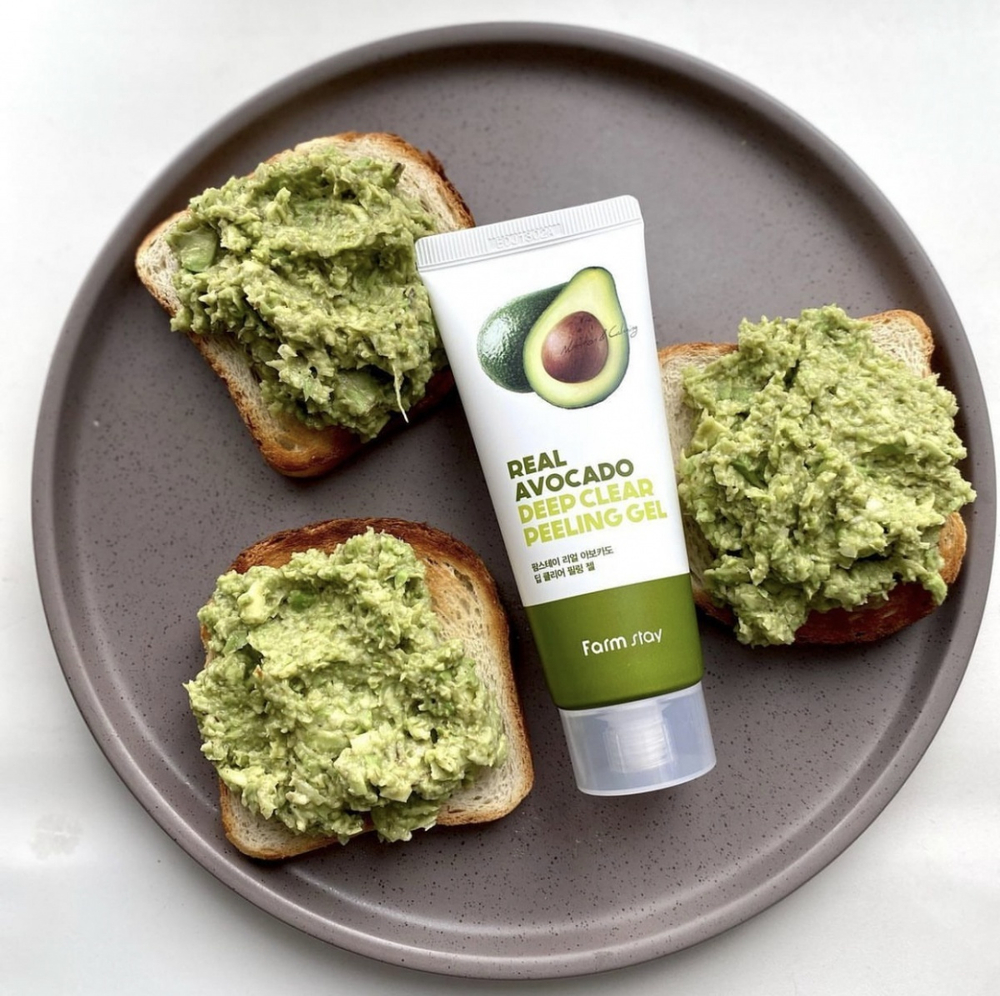 Гель-пилинг с экстрактом авокадо FarmStay Real avocado deep clear peeling gel (100мл)