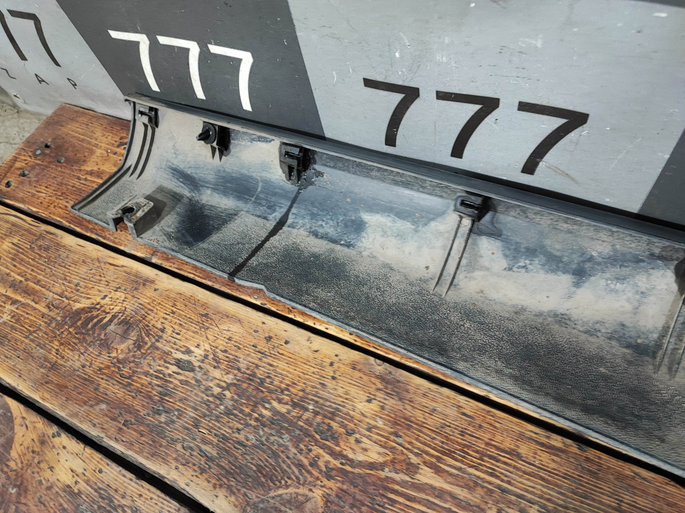 Накладка порога правого LADA Vesta 15-нв Б/У Оригинал 8450031014