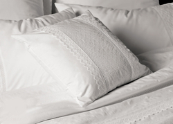 Элитная наволочка декоративная Carol белая от Luxberry Португалия