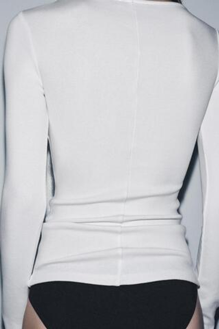 ZARA ФУТБОЛКА С V-ОБРАЗНЫМ ВЫРЕЗОМ, БЕЛЫЙ