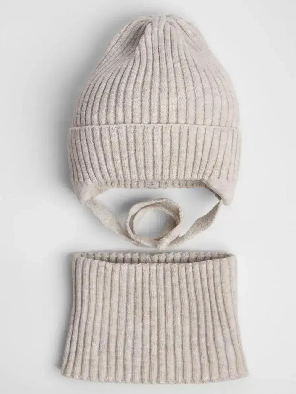 Шапка для девочки осенняя со снудом