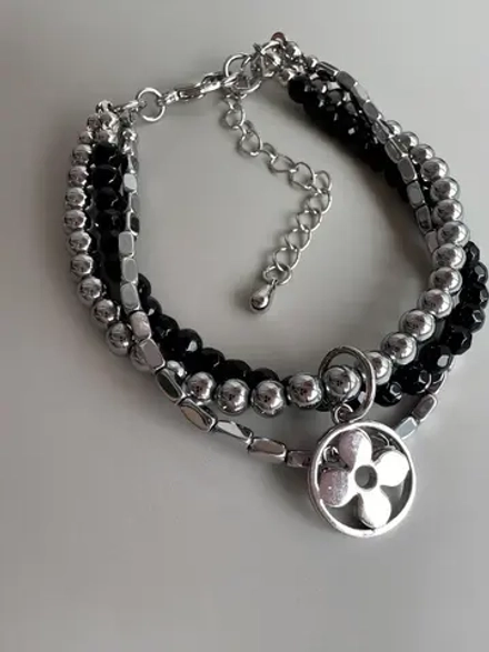 Браслет из гематита и ювелирного стекла