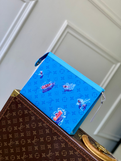 Louis Vuitton Pochette Voyage MM