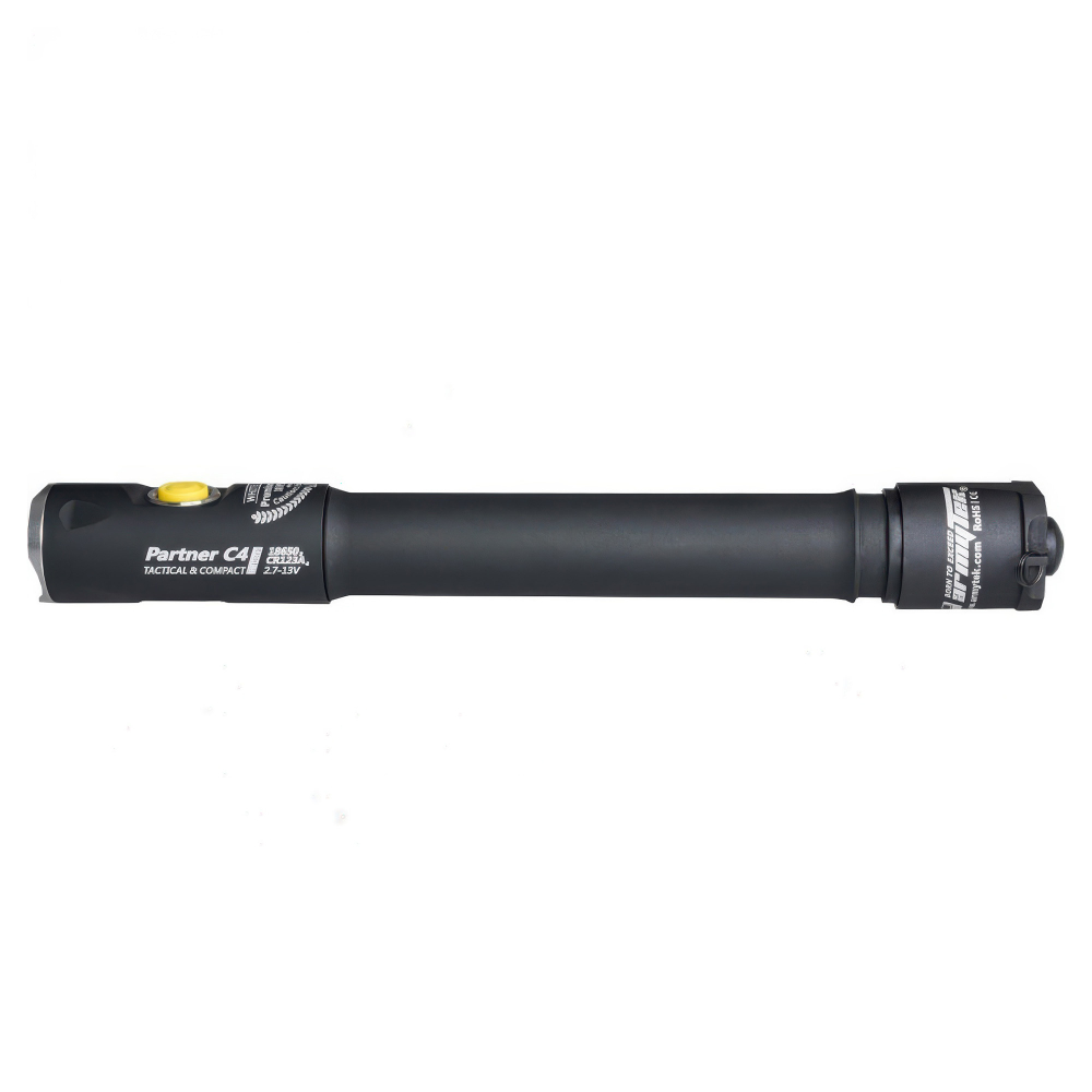 Тактический фонарь Armytek Partner C4 Pro — яркость 1800 люмен и дальность света 215 метров.