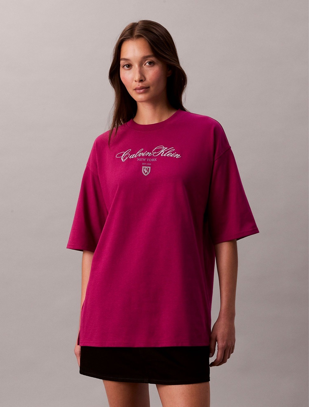 Футболка Calvin Klein Script Logo Graphic Relaxed Fruity Sangria