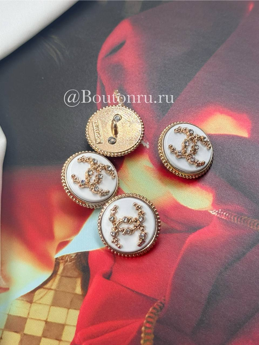 Пуговицы Шан. Белые золото 20 мм матовые