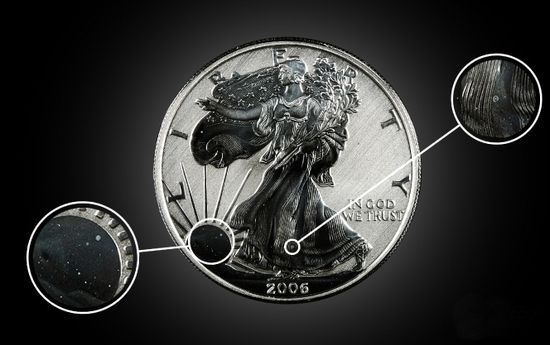 Молочные пятна на серебряных монетах