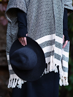 Бохо-накидка из фактурного хлопка (черный с полосами/ромб)