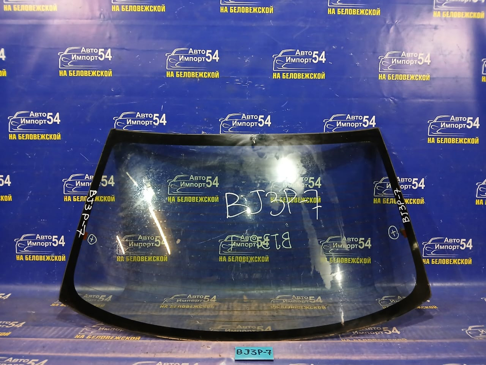 Стекло заднее MAZDA FAMILIA 2001