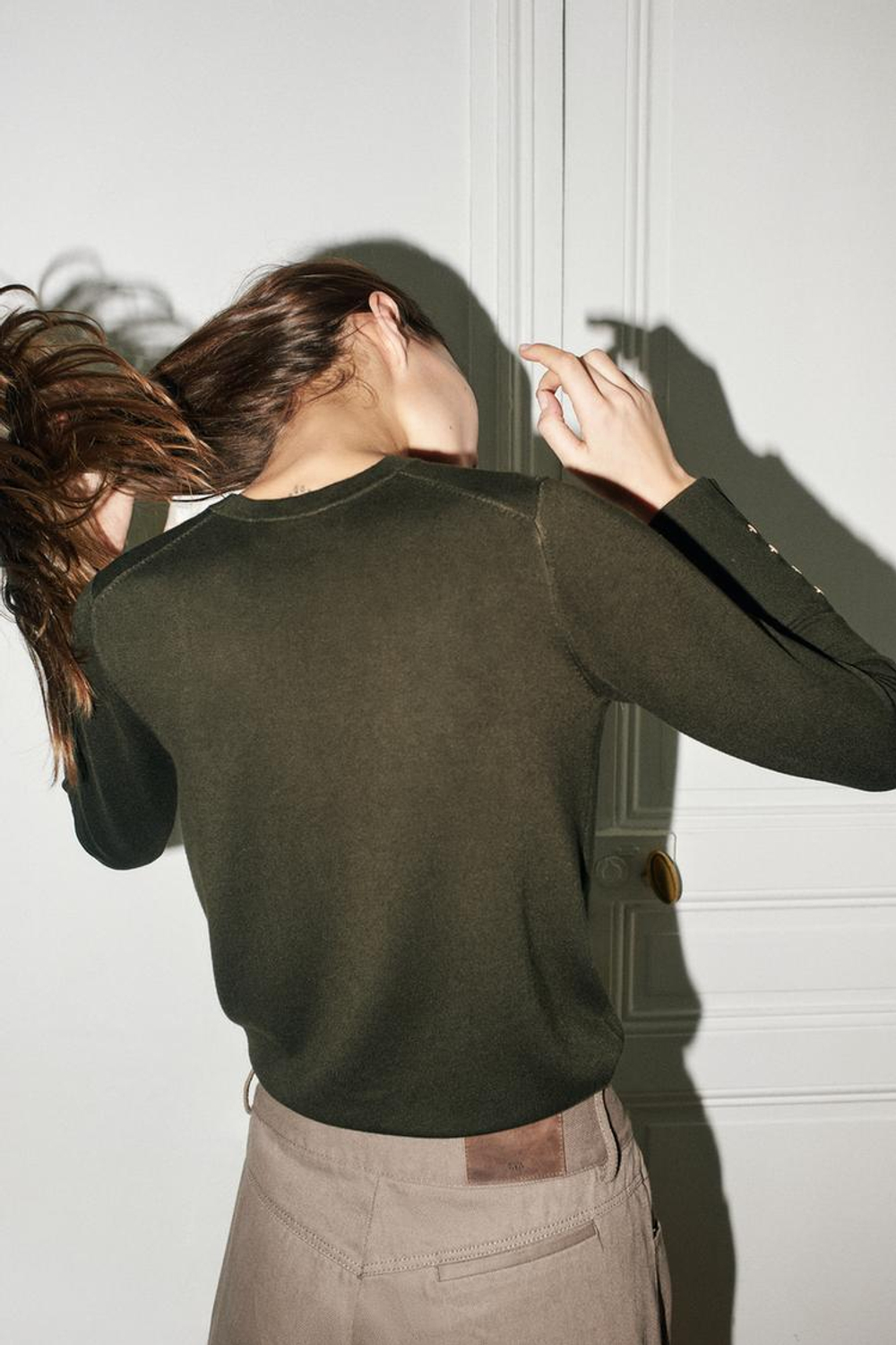 ZARA БАЗОВЫЙ ОДНОТОННЫЙ ДЖЕМПЕР, ТЕМНЫЙ ХАКИ