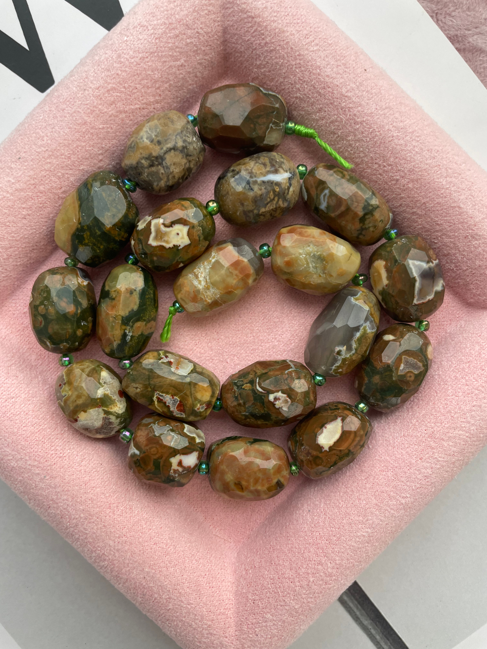 Бусины из яшмы 12х20мм (1 штука)