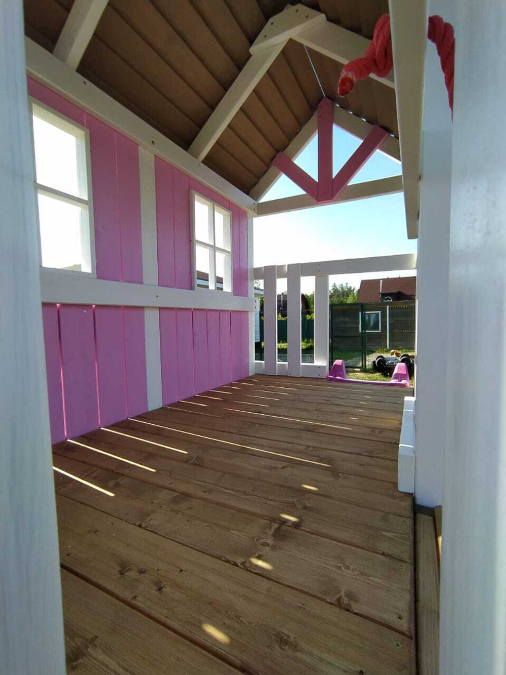 Детский деревянный домик с качелями гнездо "Петерсвуд"