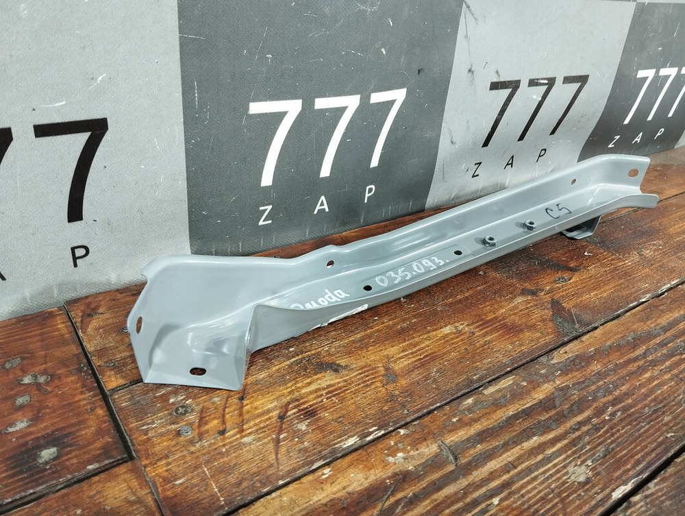 Кронштейн фары левый Omoda C5 22-нв Б/У Оригинал 501004905AADYJ