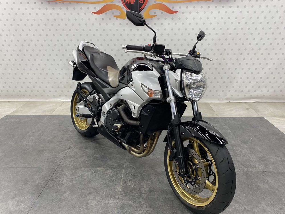Suzuki GSR400 2006